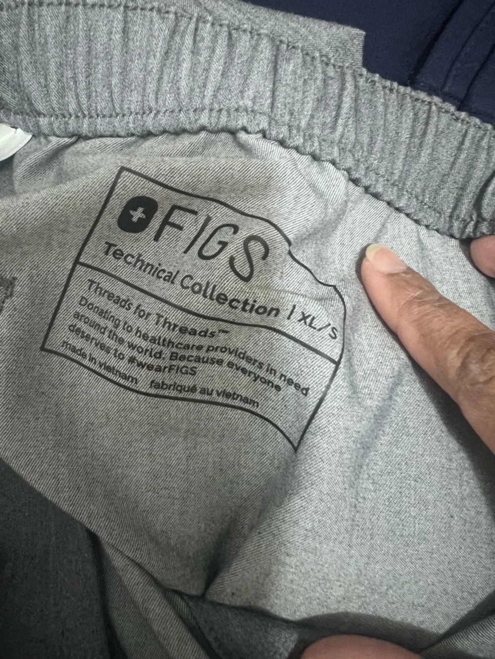 EUC Figs Men's Cairo Cargo Scrub Pants in Graphite Sz XL/S
